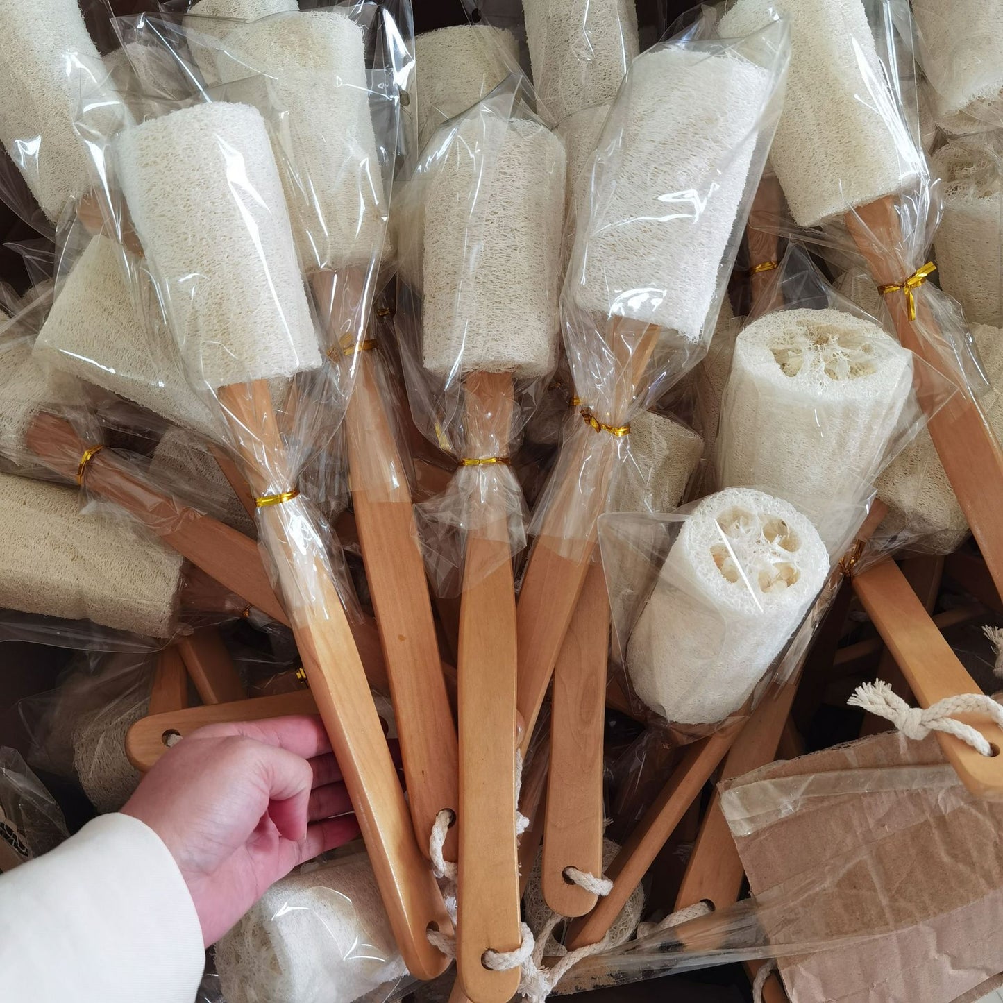 Personalized-Wood handle shower brush bath brush long handle clean brush loofah brush wholesale