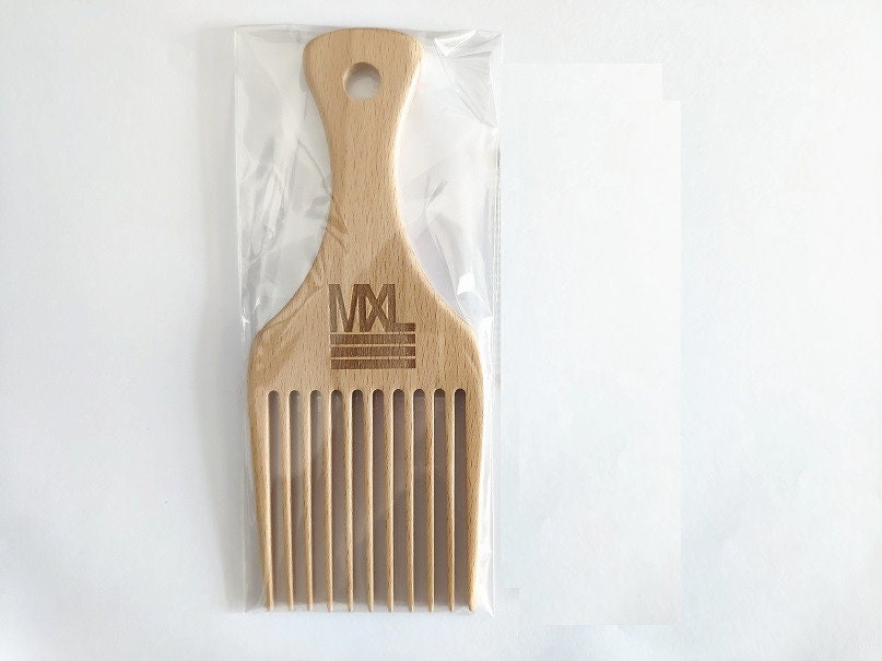 Customize Logo-Afro Comb Beech Wooden Comb Wide Tooth Beard Care Comb Fork Combs Pick comb hair brush